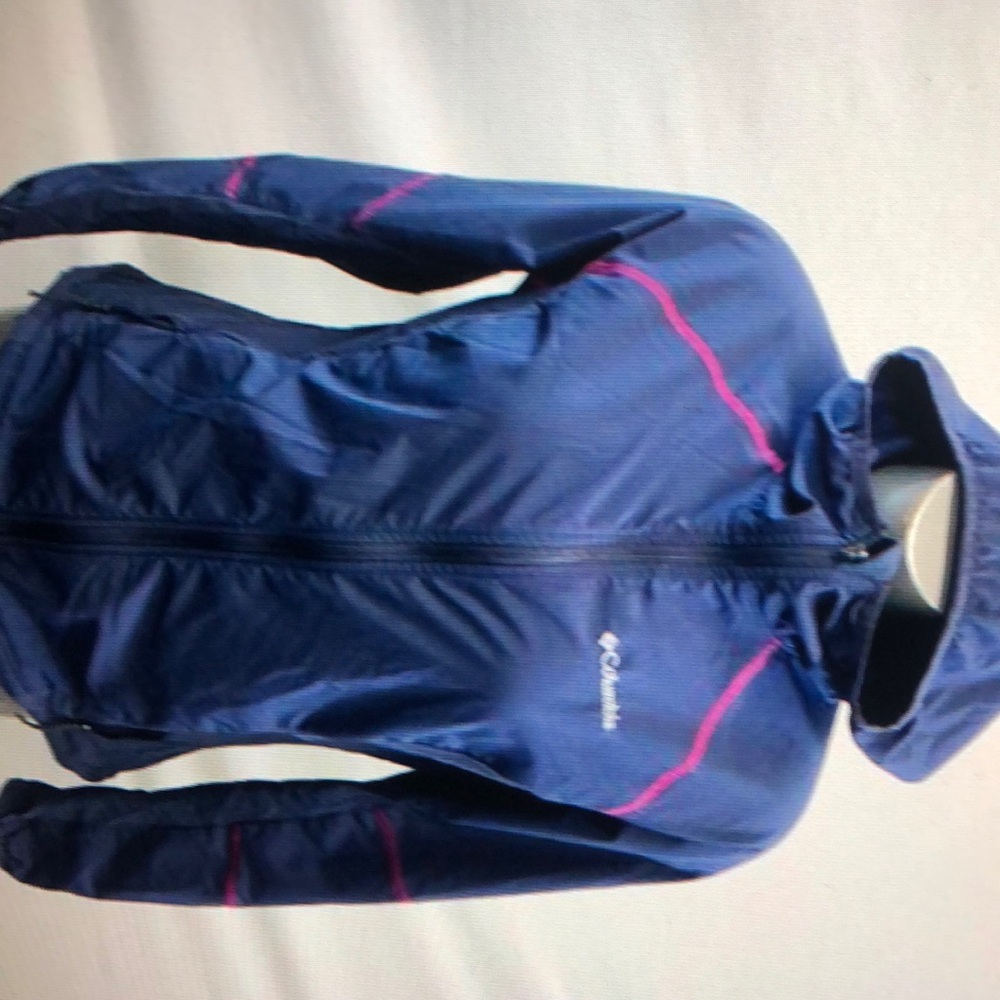 Columbia Sport women’s blue and pink windbreaker